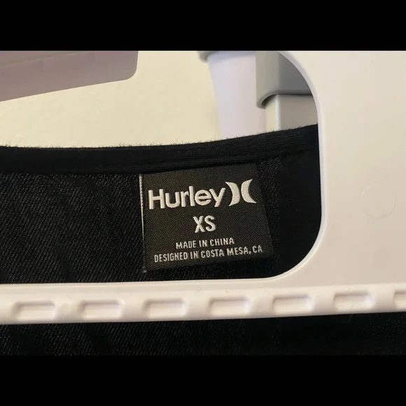 Hurley Sydney Short Sleeved Crop Top with Ruffled bottom - XS - black - Picture 5 of 5